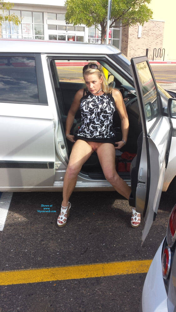 Pic #1Outside Of The Mall - Pantieless Girls, Public Exhibitionist, Flashing, Outdoors, Public Place, Amateur