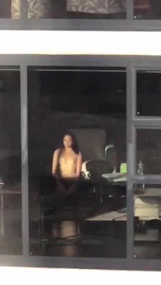 Pic #1Friendly Neighbour - Brunette