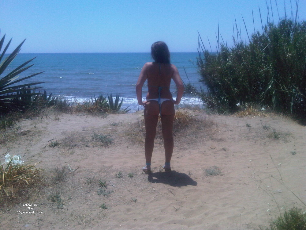 Pic #1 A co-worker's ass - Lorna