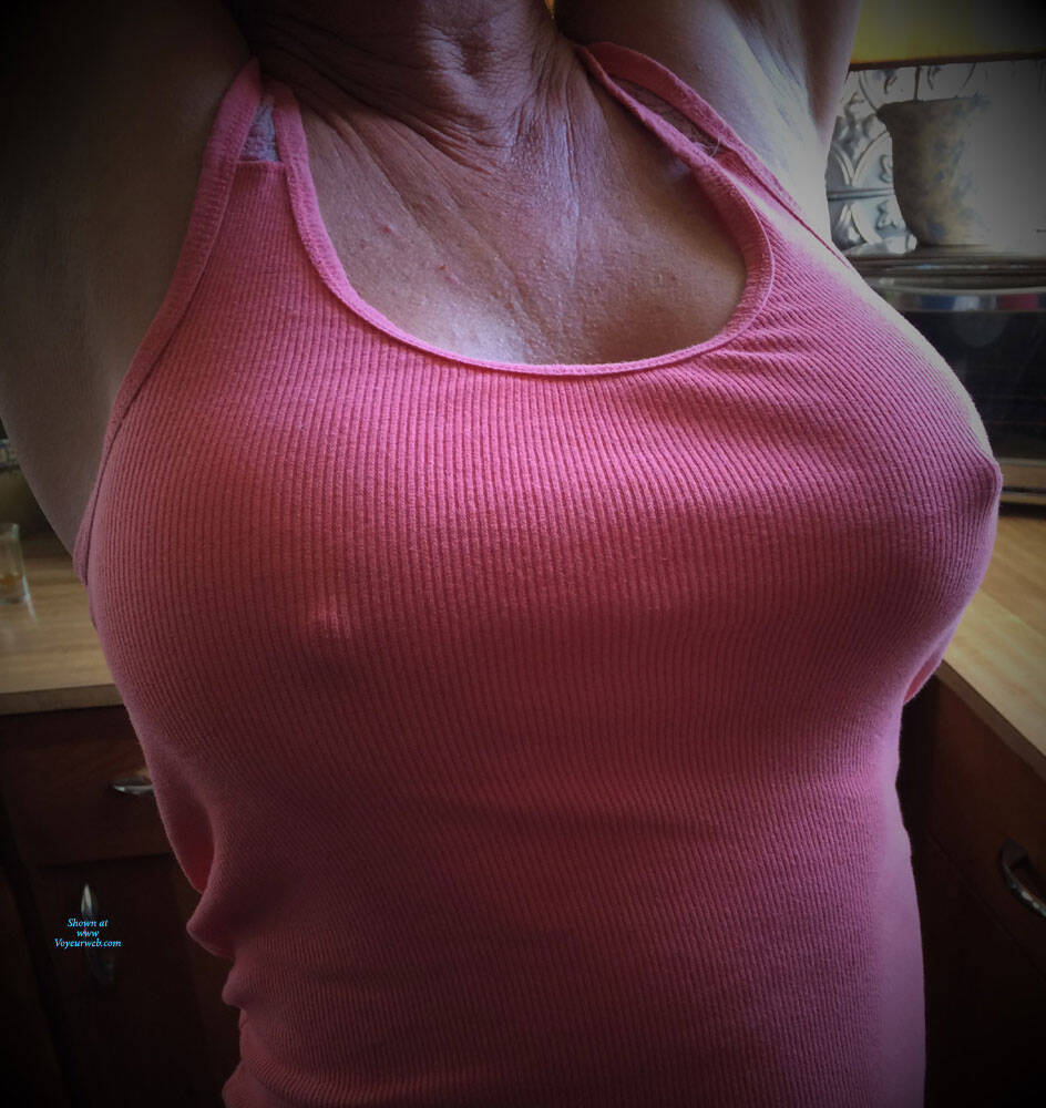 Pic #1Braless Tank Top..... Legs Showoff... How FUNSIZE Says It - Nude Amateurs, Big Tits, Mature