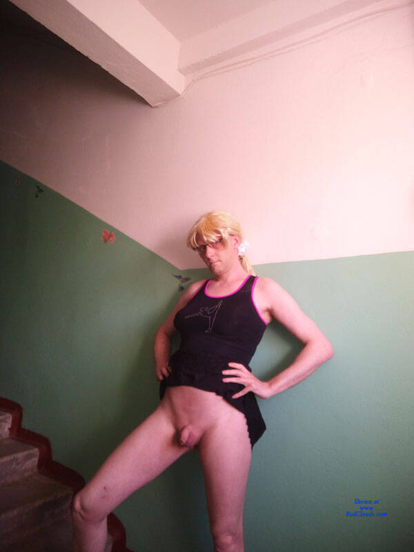 Pic #1M* In The Entrance Of The House