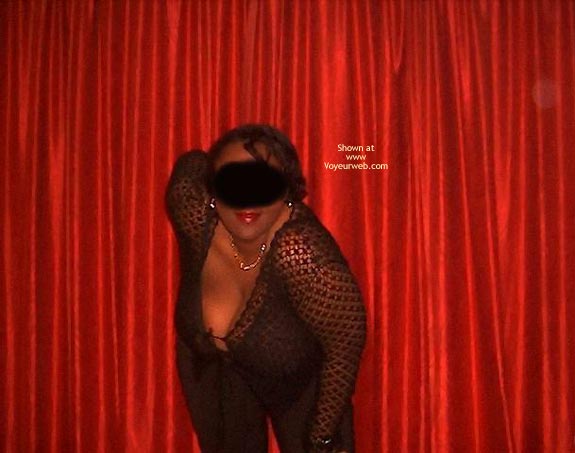 Pic #1Heathrow Girl Strips