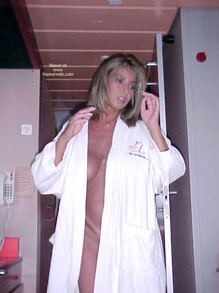 Pic #1Bobbi Oilin' Up!