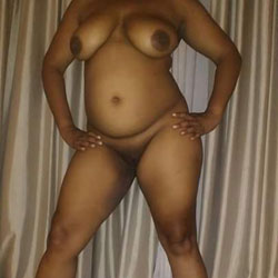 Pic #1 Posing At Home - Nude Girls, Big Tits, Amateur