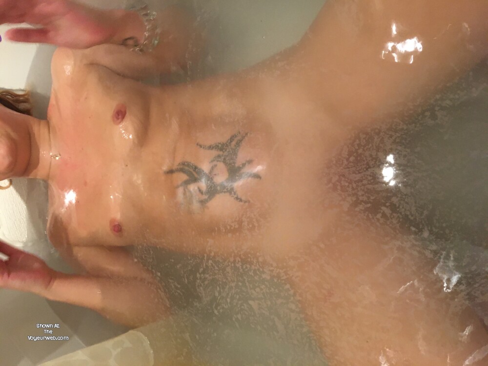 Pic #1 Small tits of my girlfriend - Elisa