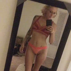 Pic #1 Hot Sleeping Girlfriend - Lingerie, Amateur, Gf