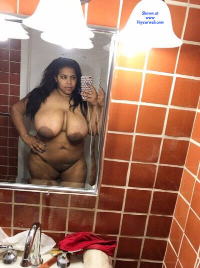 Pic #1 Amateur SBBW Aura Flashing Her Body - Big Tits, Brunette, Latina, Amateur