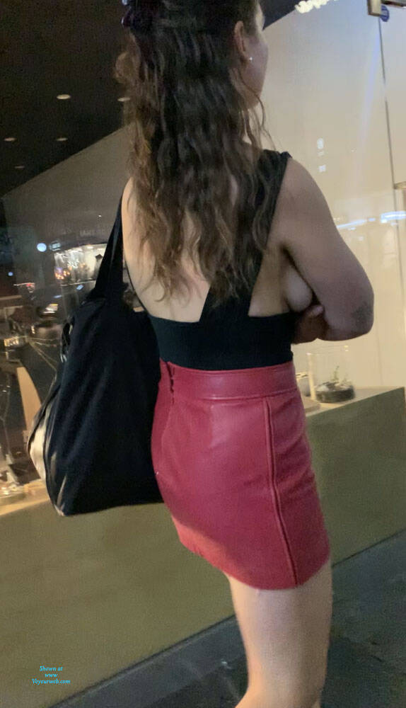 Pic #1Side Boob Sidewalk - Brunette, Public Place