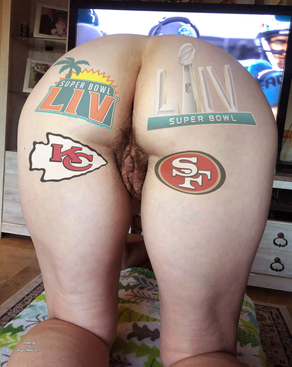 Pic #1 My girlfriend's ass - Everyday GILF halftime show