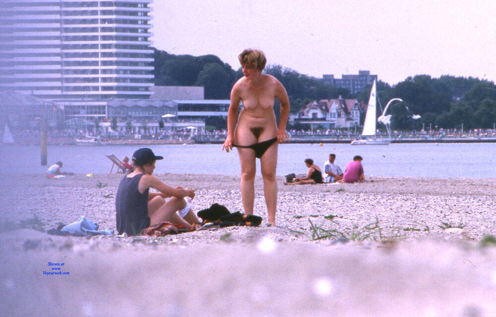 Pic #1Vintage - Nude Girls, Beach, Big Tits, Brunette, Bush Or Hairy, Beach Voyeur