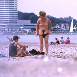 Pic #1Vintage - Nude Girls, Beach, Big Tits, Brunette, Bush Or Hairy, Beach Voyeur