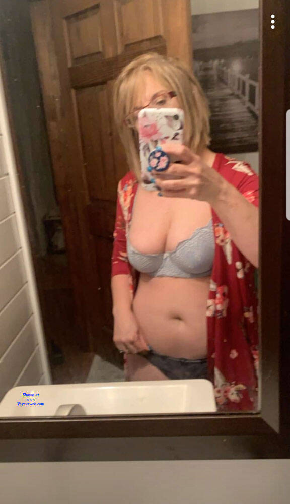 Pic #1 Beautiful Lady - Wives In Lingerie, Big Tits, Amateur