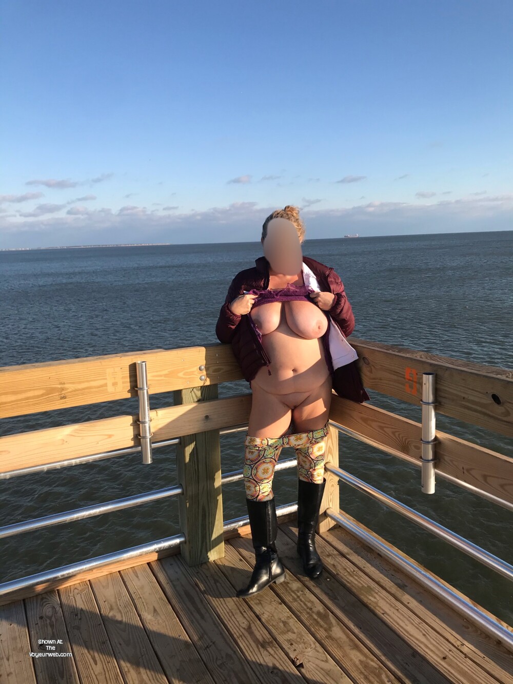 Pic #1 Large tits of my wife - Lisa Williams 