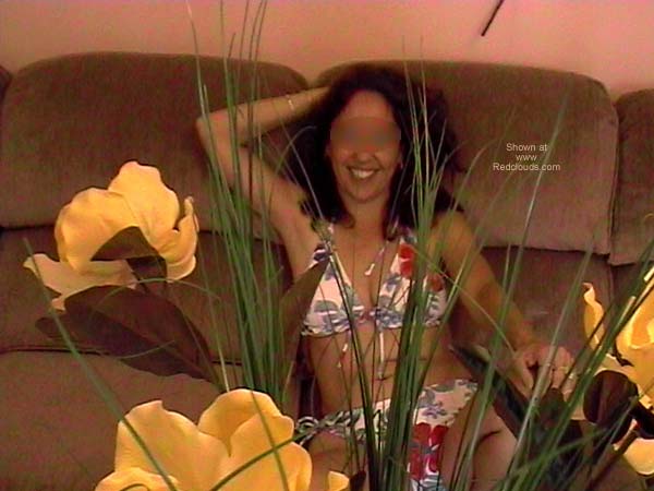 Pic #1*ST &quot;Playful Italian&quot; in Her First Toy Test!!