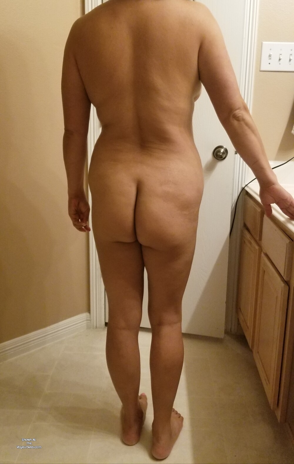 Pic #1 My wife's ass - LatinNikki 