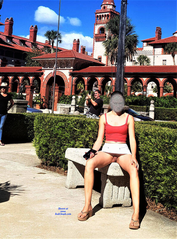 Pic #1 Sans Culotte  - Public Exhibitionist, Flashing, Outdoors, Public Place, Shaved, Amateur