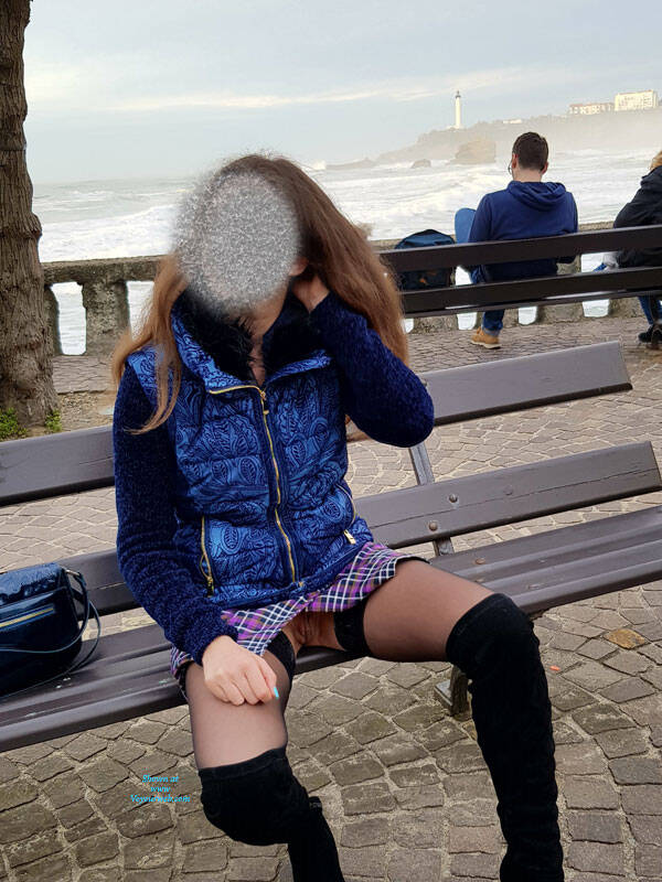 Pic #1Sans Culotte  - Pantieless Girls, Public Exhibitionist, Flashing, Outdoors, Public Place, Amateur