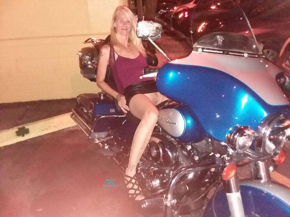 Pic #1Out Riding - Pantieless Girls, Blonde, Public Exhibitionist, Flashing, Outdoors, Shaved, Amateur