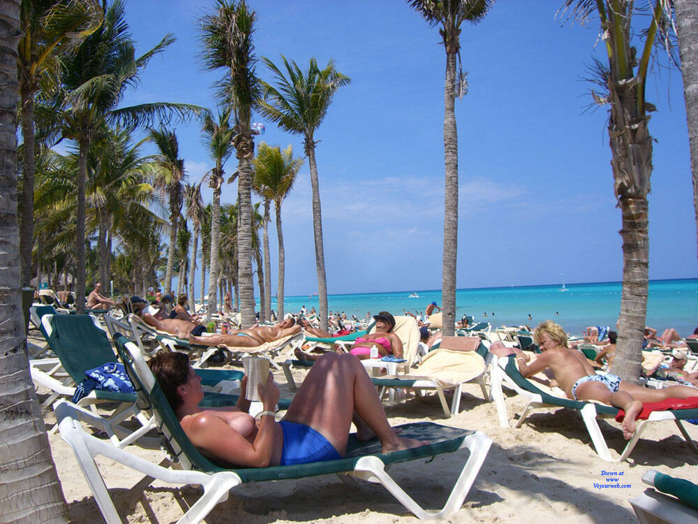 Pic #1Random Beach Girls - Topless Girls, Beach, Outdoors, Bikini Voyeur