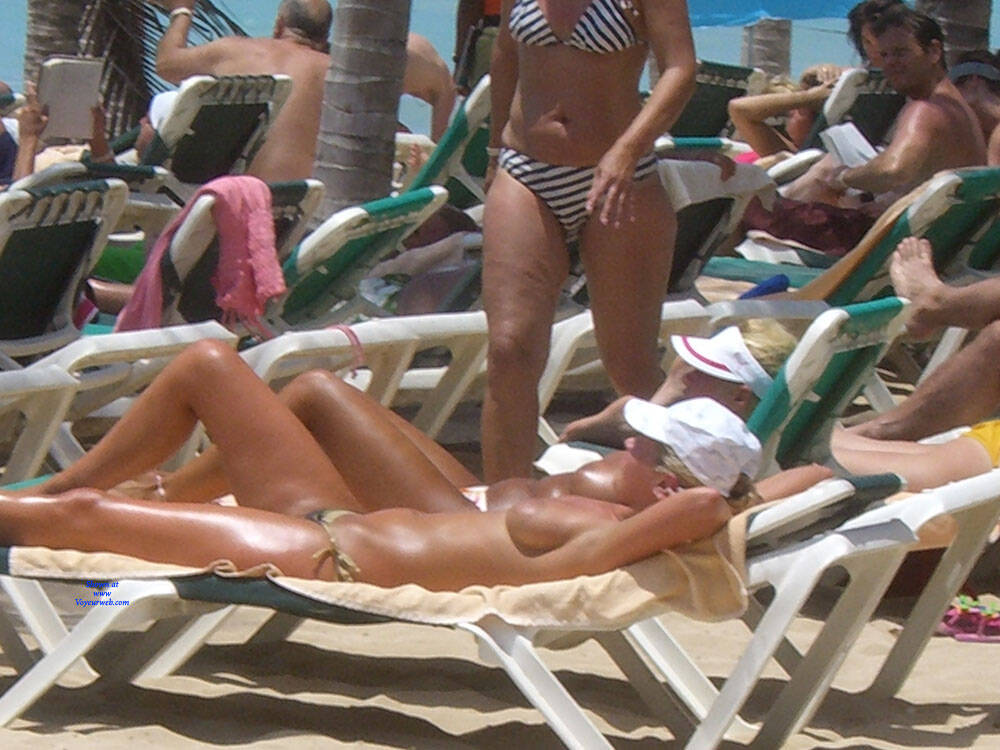Pic #1Random Beach Girls - Topless Girls, Beach, Outdoors, Bikini Voyeur