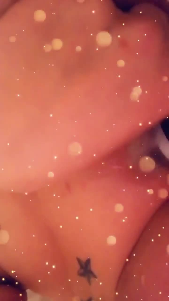 Pic #1Playing In Her Tub  - Nude Girls, Big Tits, Amateur