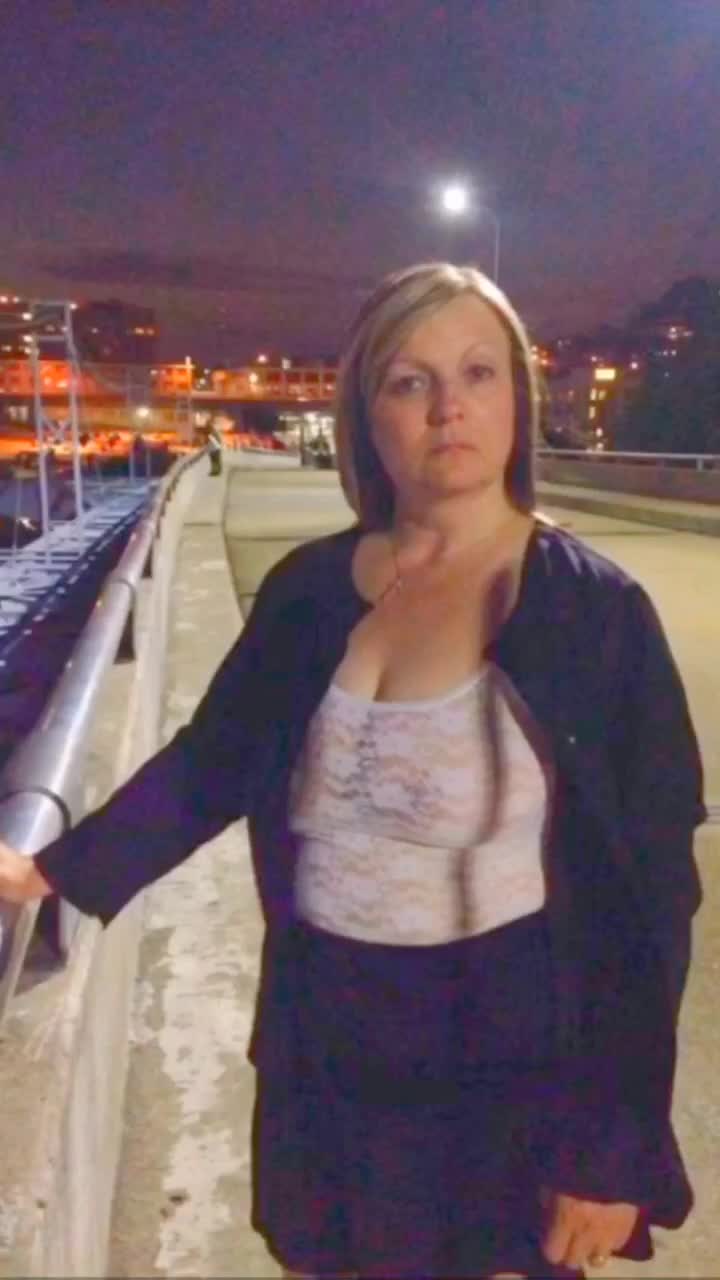 Pic #1Fucking A Friend - Nude Girls, Blowjob, Penetration Or Hardcore, Amateur