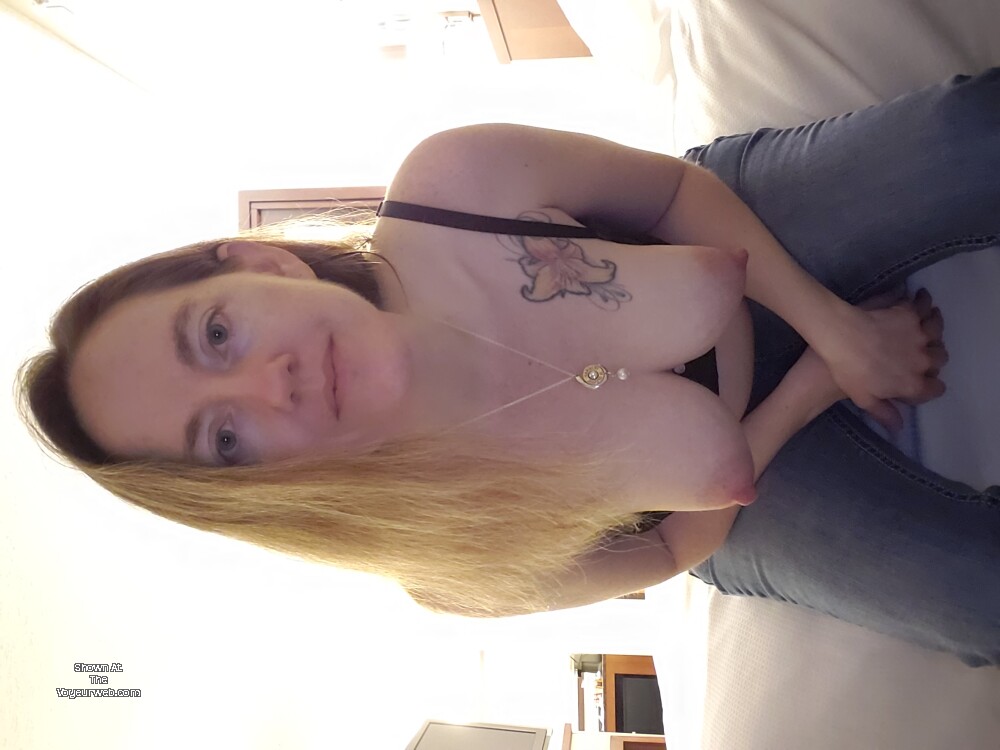 Pic #1 Medium tits of my wife - Lady lynn