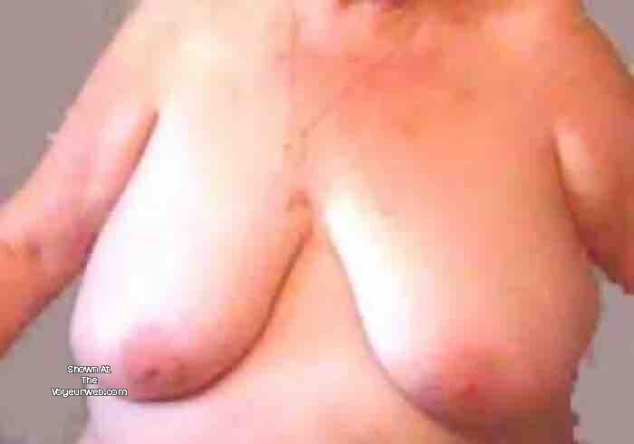 Pic #1 Very large tits of a neighbor - Leeanne