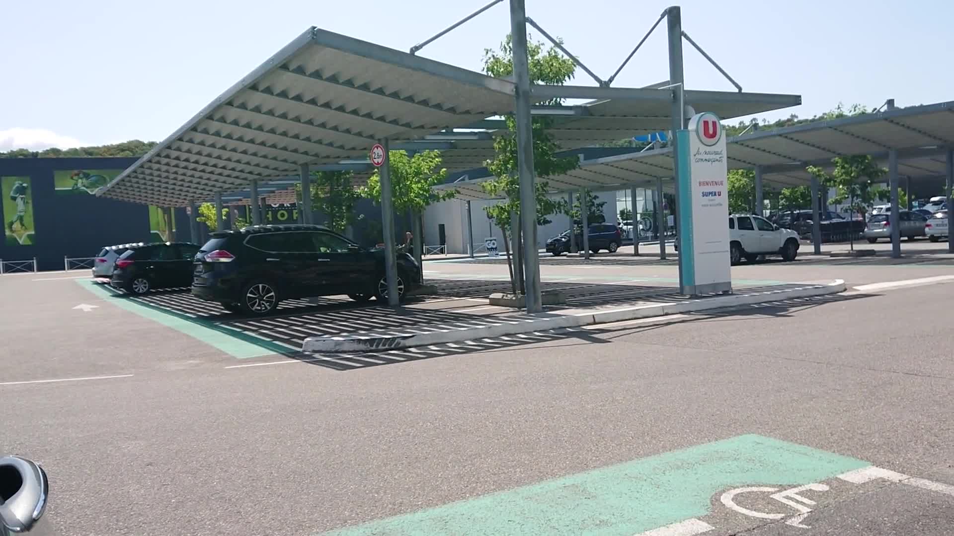 Pic #1Au Supermarche - Big Tits, Brunette, Public Exhibitionist, Flashing, Outdoors, Amateur