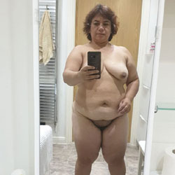 Pic #1 Colombian Mature Living In England - Nude Friends, Big Tits, Brunette, Mature, Bush Or Hairy, Amateur