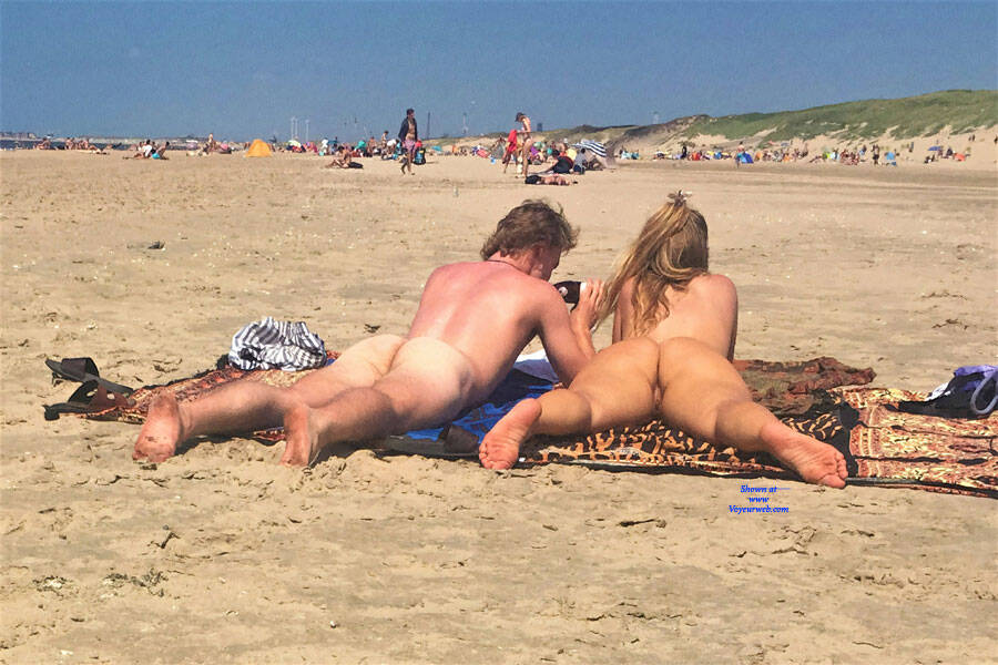 Pic #1Blond Nudist On A Regular Beach - Nude Girls, Beach, Blonde, Outdoors, Beach Voyeur