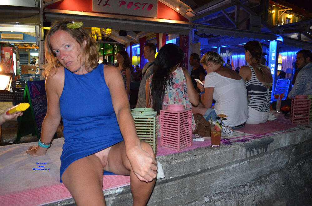 Pic #1Flashing Pussy At The Bar - Pantieless Girls, Public Exhibitionist, Flashing, Outdoors, Public Place, Shaved, Amateur