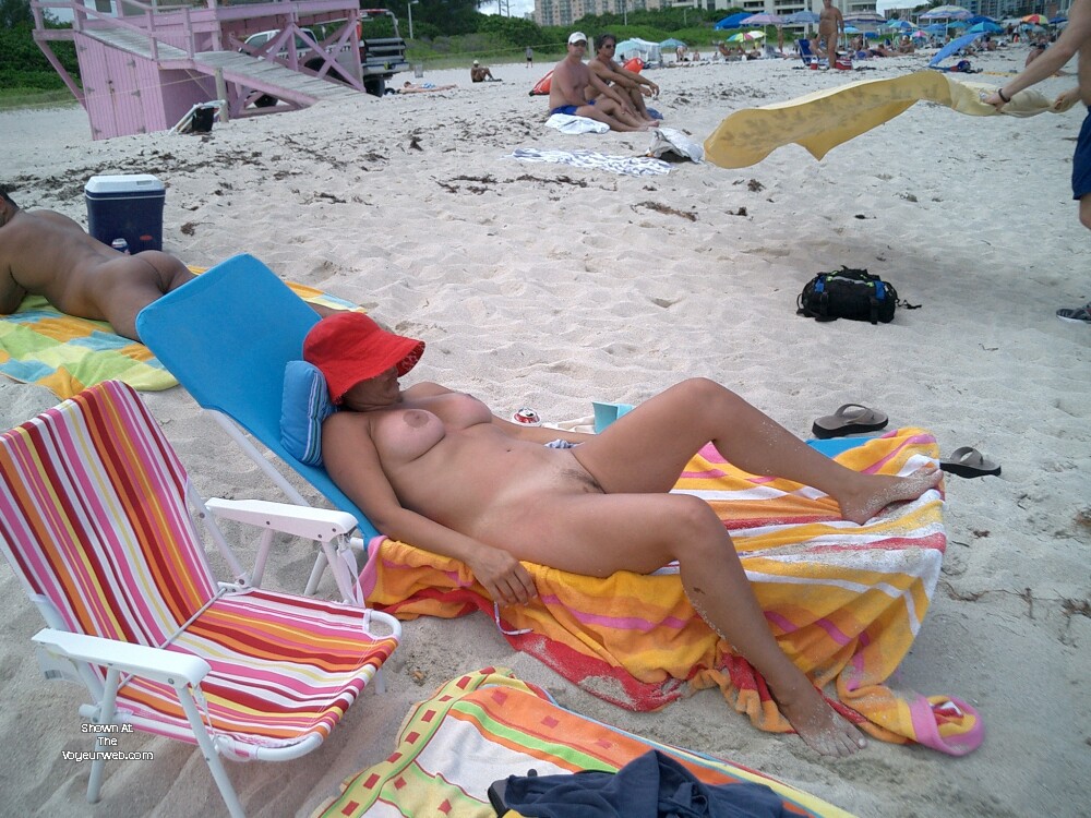 Pic #1 Medium tits of my girlfriend - Honey