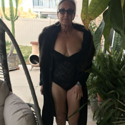 Pic #1Winter Sex - Mature, Shaved, Amateur