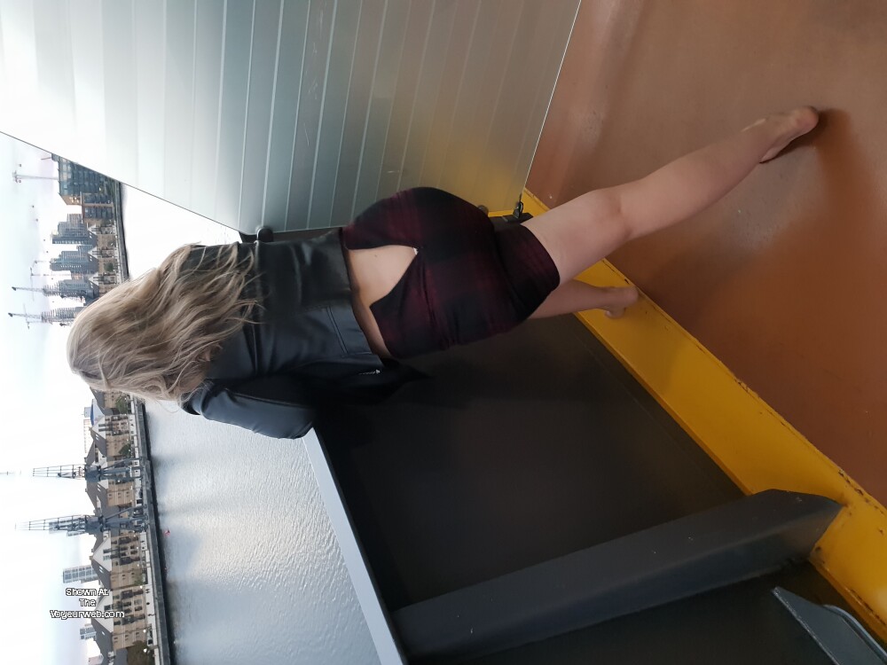 Pic #1 My wife's ass - Beccy