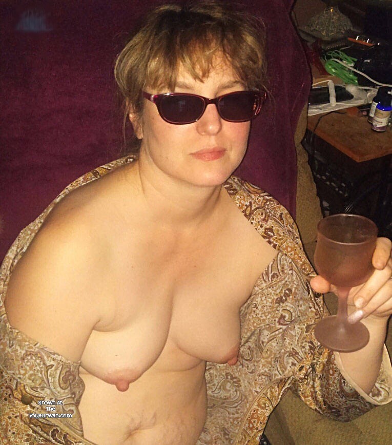 Pic #1 Small tits of my girlfriend - Jean B