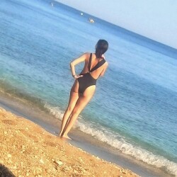 A neighbor's ass - Anna R