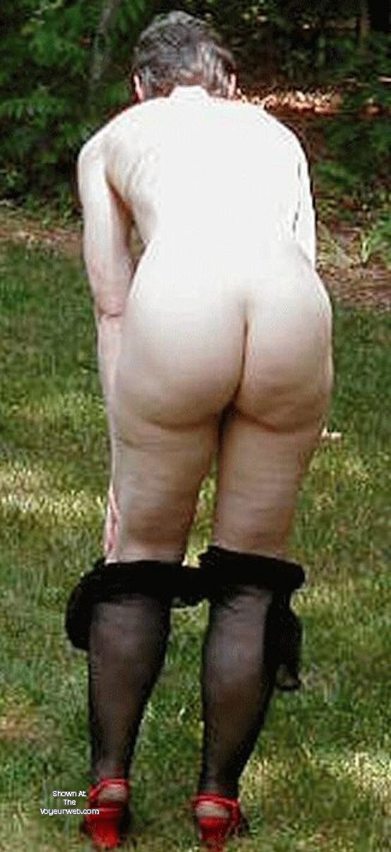 Pic #1 My wife's ass - Hot Wife