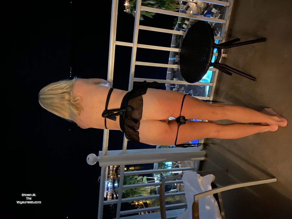 Pic #1 My wife's ass - Brenda 
