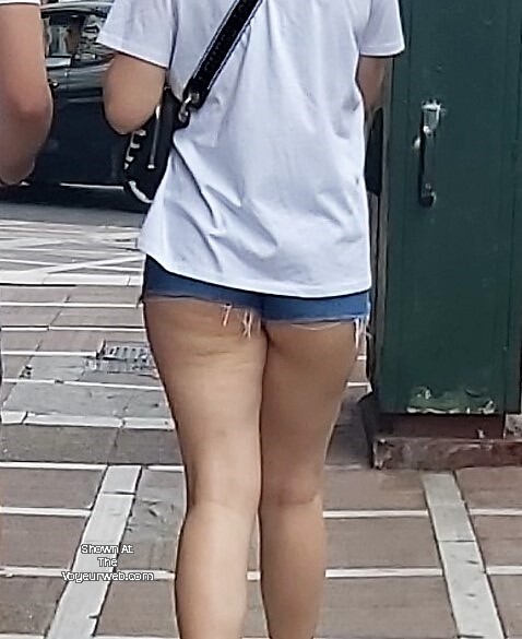 Pic #1 A neighbor's ass - IOANNA