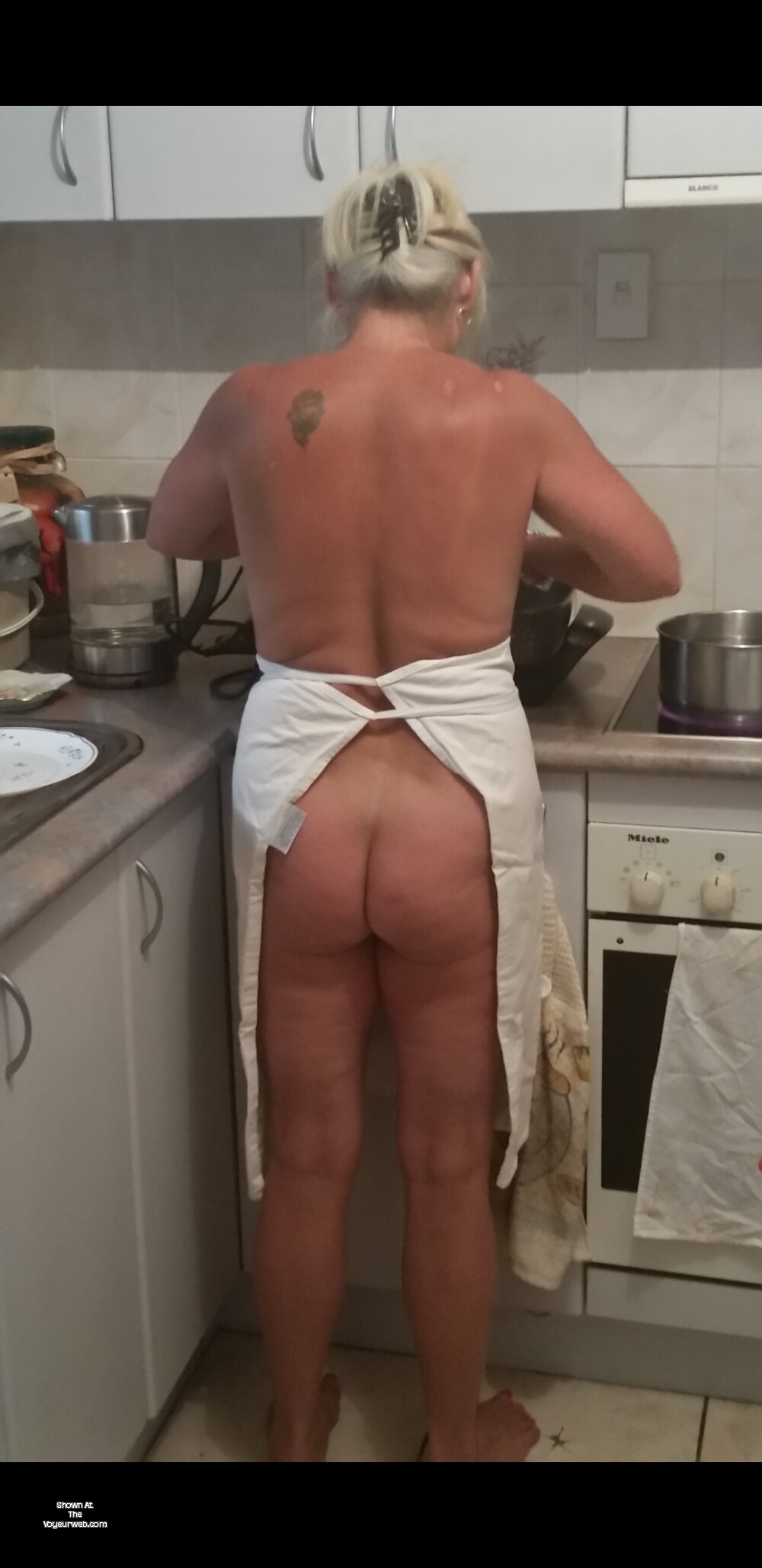 Pic #1 My wife's ass - Sweetcheeks 