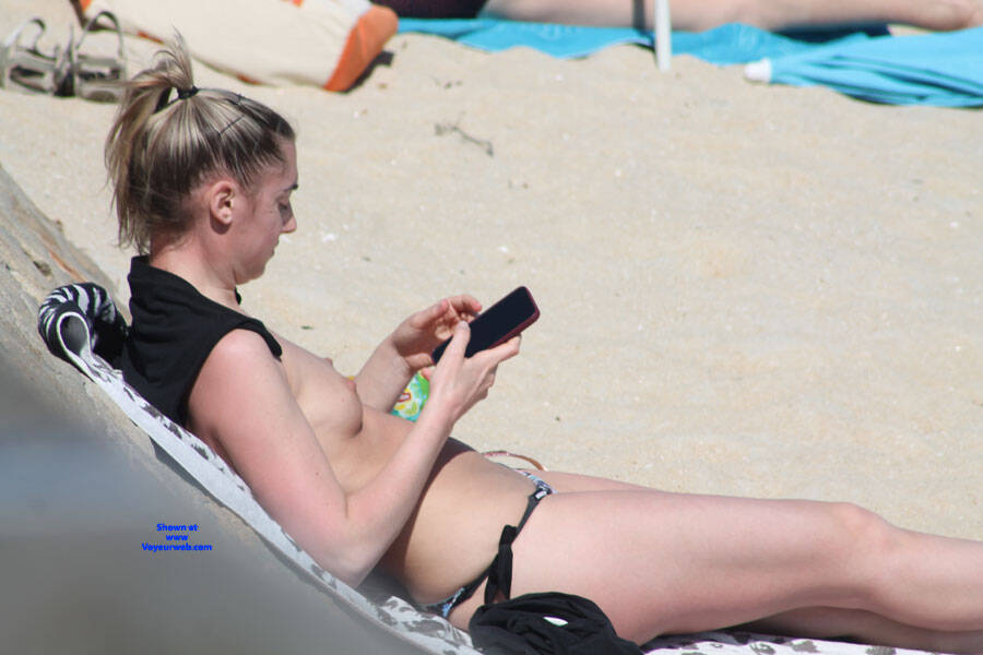 Pic #1Nice Titties On The Beach - Topless Girls, Beach, Brunette, Outdoors, Small Tits, Beach Voyeur