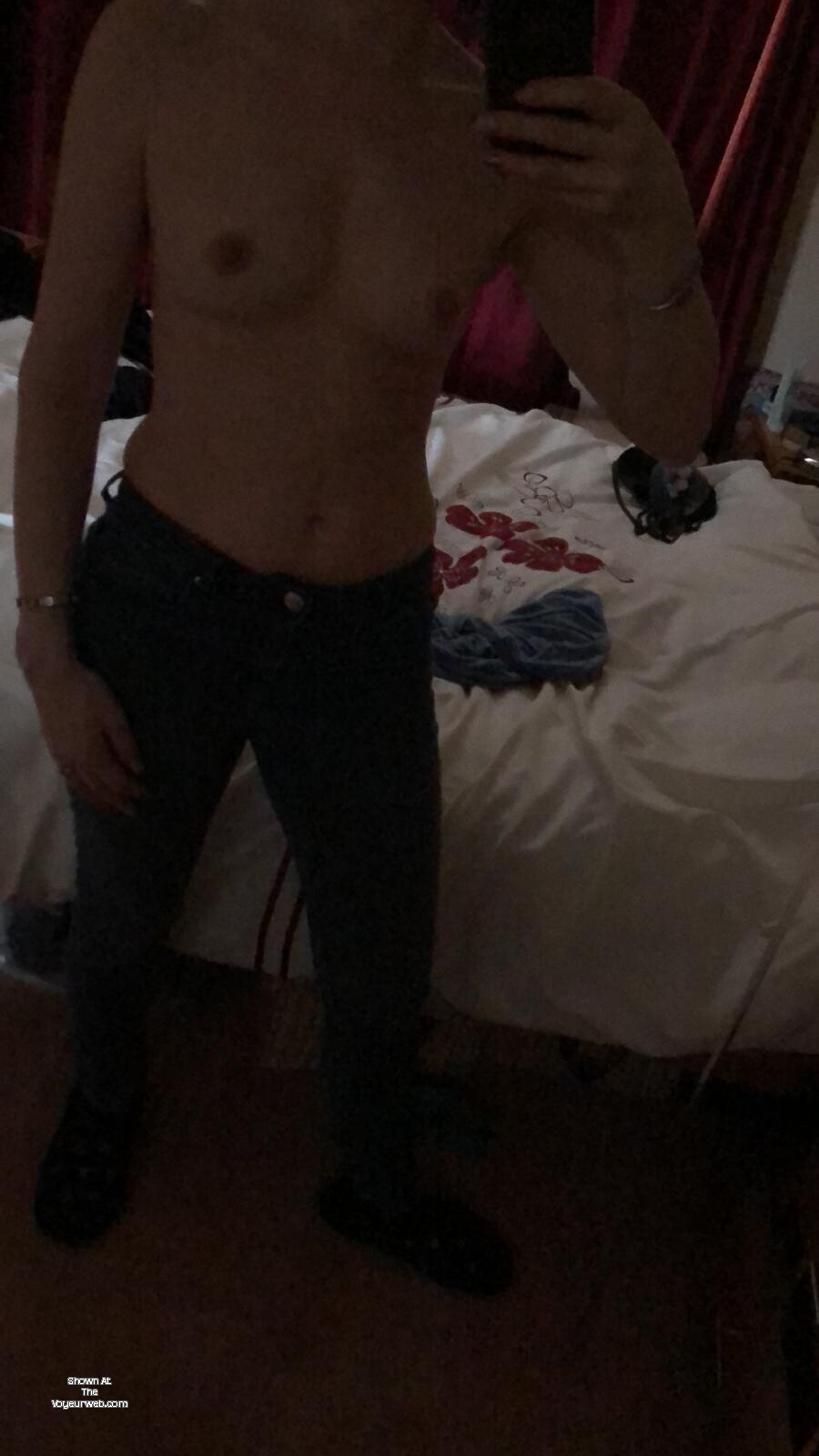 Pic #1 My small tits - Hannah