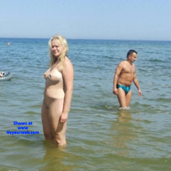 Pic #1 Marzena Michalik-bez majtek. - Nude Amateurs, Outdoors, Round Tits, Shaved