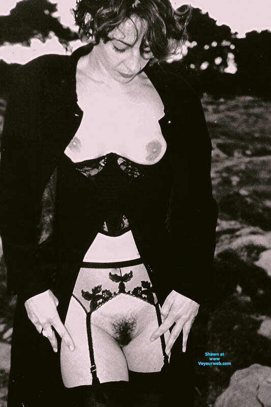 Comme promis la suite , Outdoors, Lingerie, Small Tits, Hairy Pussy, Small Ass