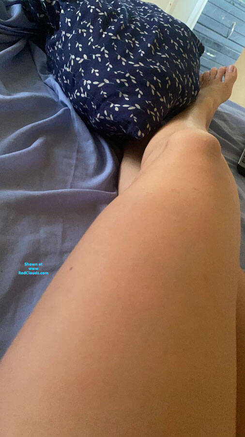 Pic #1young and happy - Medium Tits, Nude Amateurs, Round Ass, Round Tits, Shaved, Young Woman, Pussy