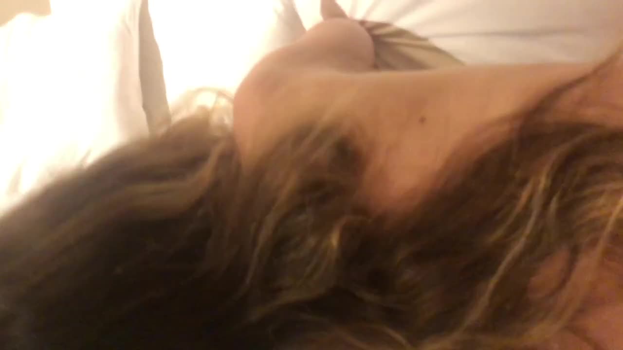 Pic #1Une bonne faciale  - Bent Over, Brunette, Cumshot, Facials, Penetration Or Hardcore