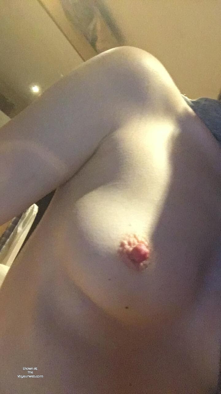Pic #1 My small tits - Hannah 