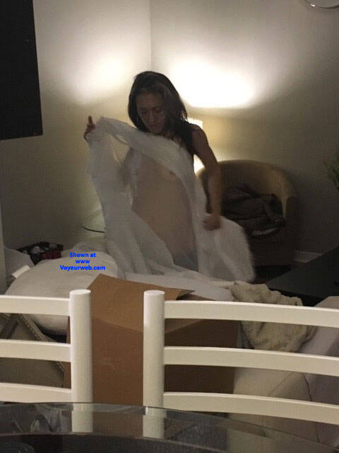 Daring  , She Loves To Show Off 