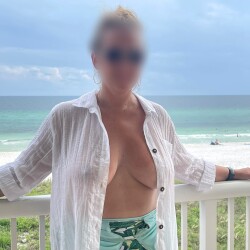 Pic #1 Fun on vacation  - Beach, Big Tits, Flashing, Flashing Tits, Outdoors